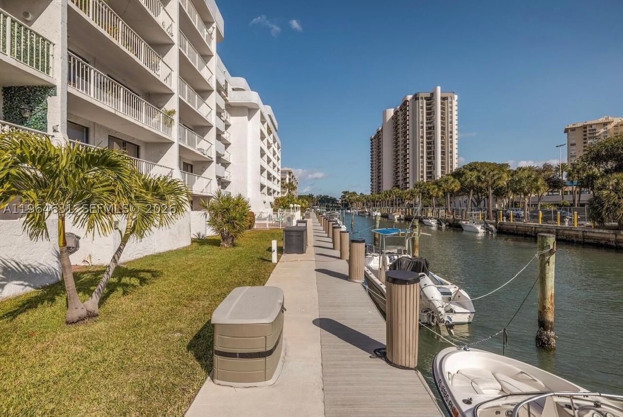 Real estate property located at 1650 115th St #111, Miami-dade, Cricket Clubhouse Condo, Miami, FL