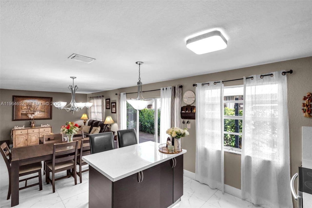 Real estate property located at 8253 192nd Ter, Miami-dade, Westbrooke At Avalon Sec, Hialeah, FL