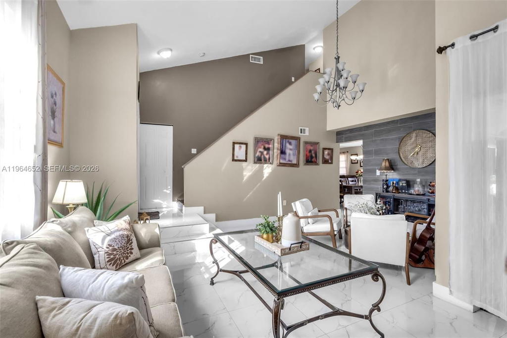 Real estate property located at 8253 192nd Ter, Miami-dade, Westbrooke At Avalon Sec, Hialeah, FL