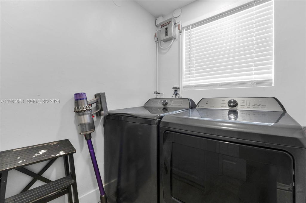 Real estate property located at 16895 4th Pl, Miami-dade, Seaboard Park, North Miami Beach, FL