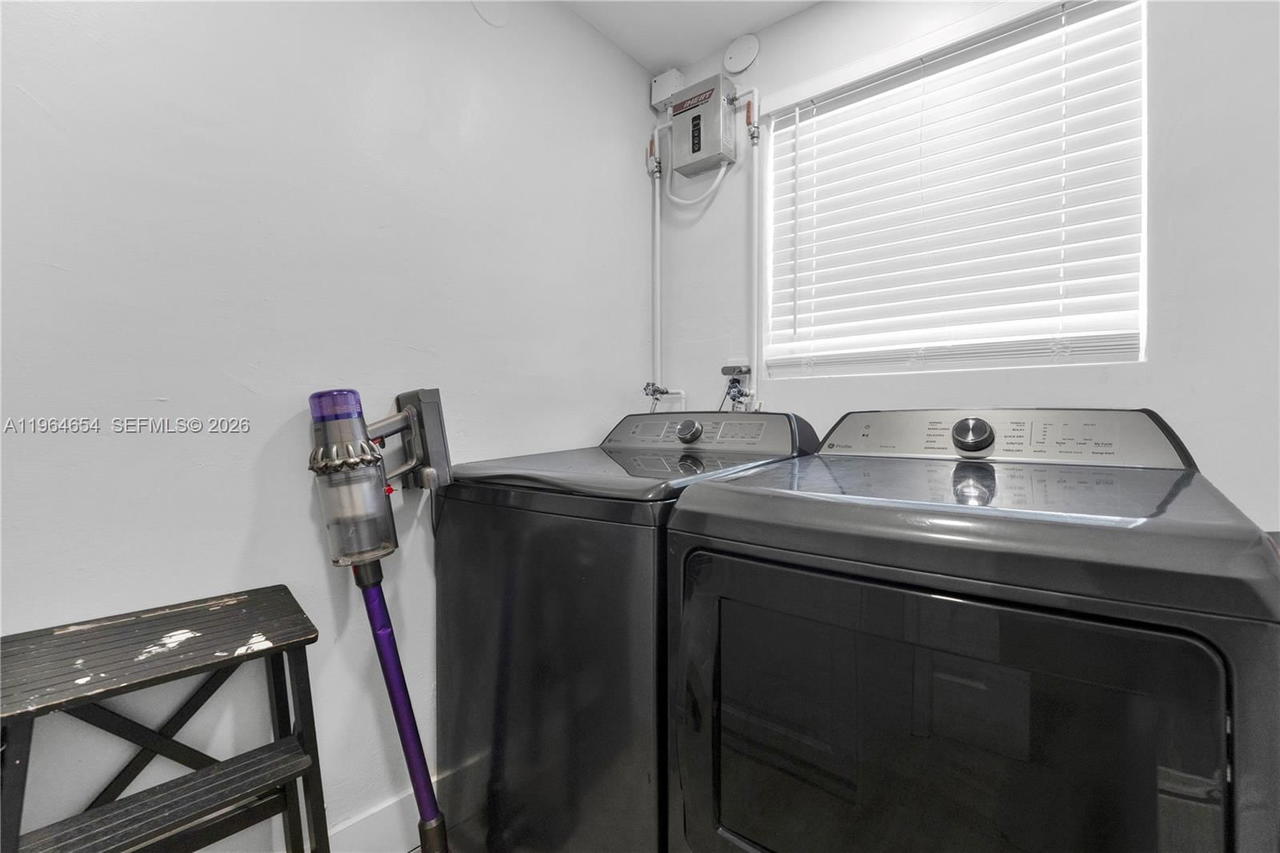 Real estate property located at 16895 4th Pl, Miami-dade, Seaboard Park, North Miami Beach, FL