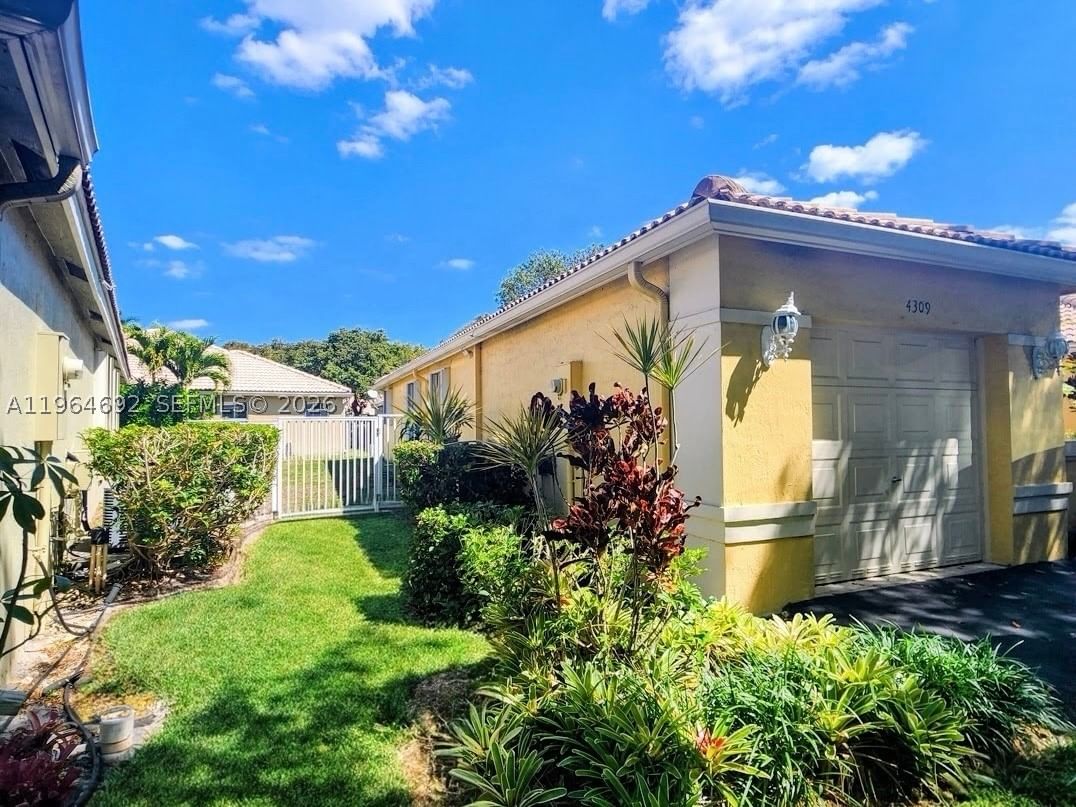 Real estate property located at 4309 Pine Ridge Ct, Broward, Sectors 9 And 10-parcel G, Weston, FL