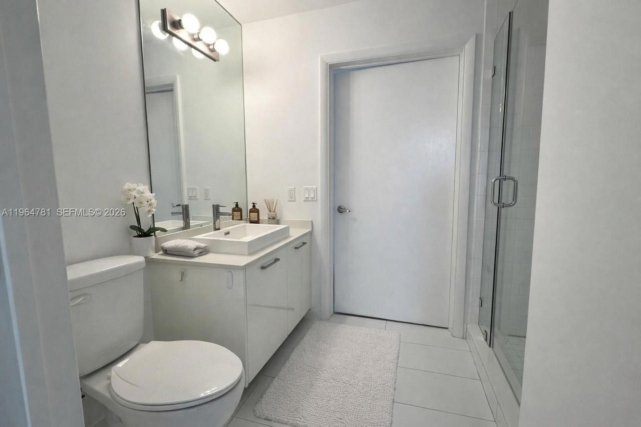 Real estate property located at 151 1st St #1501, Miami-dade, Centro Condo, Miami, FL