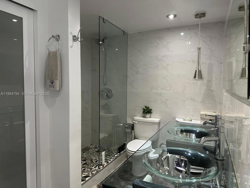 Real estate property located at 1000 West Ave #932, Miami-dade, Mirador 1000 Condo, Miami Beach, FL