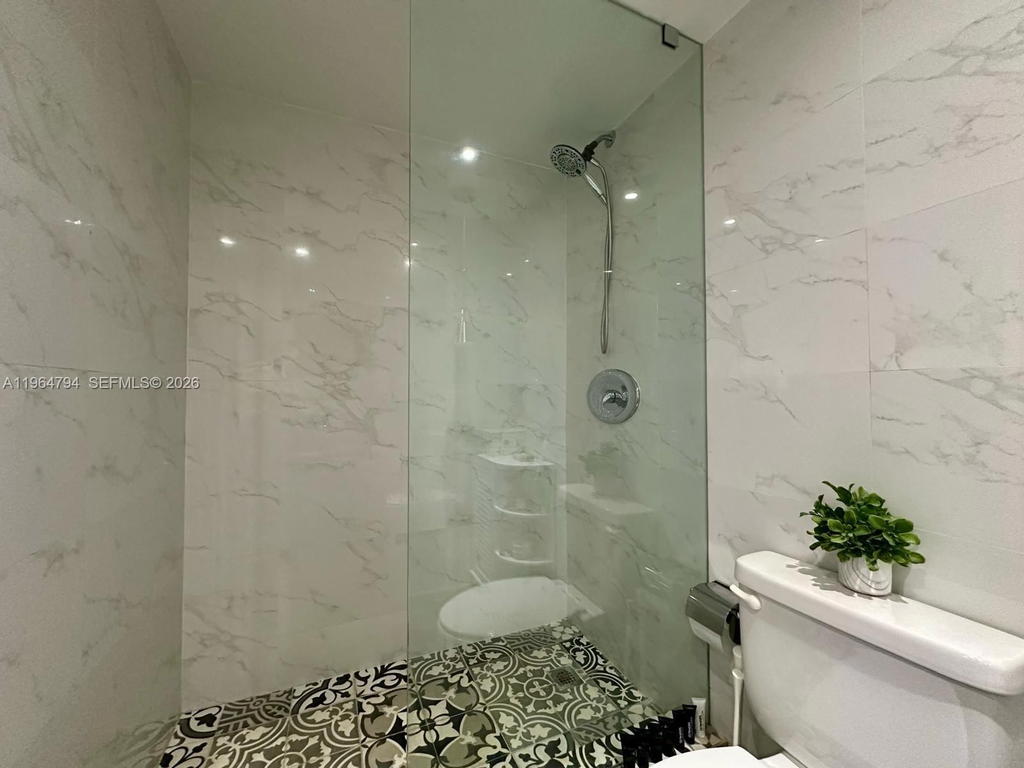 Real estate property located at 1000 West Ave #932, Miami-dade, Mirador 1000 Condo, Miami Beach, FL