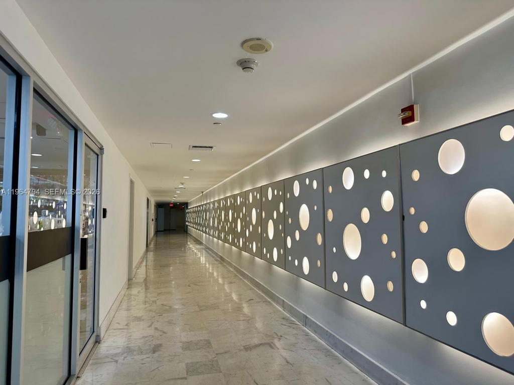 Real estate property located at 1000 West Ave #932, Miami-dade, Mirador 1000 Condo, Miami Beach, FL