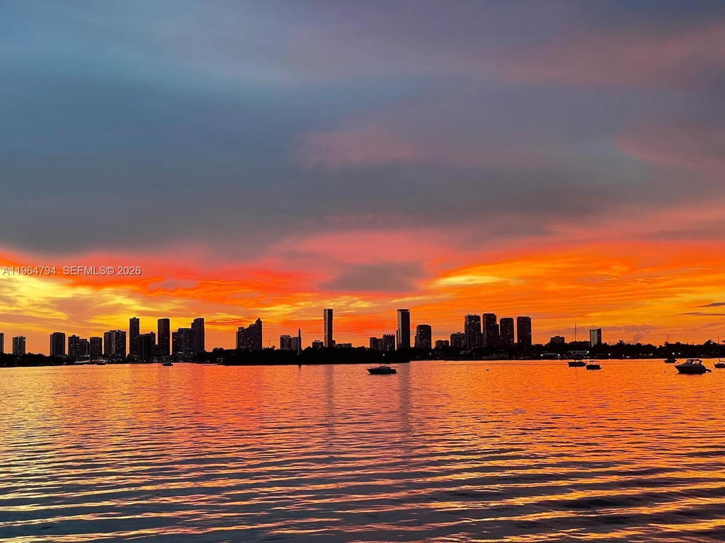 Real estate property located at 1000 West Ave #932, Miami-dade, Mirador 1000 Condo, Miami Beach, FL