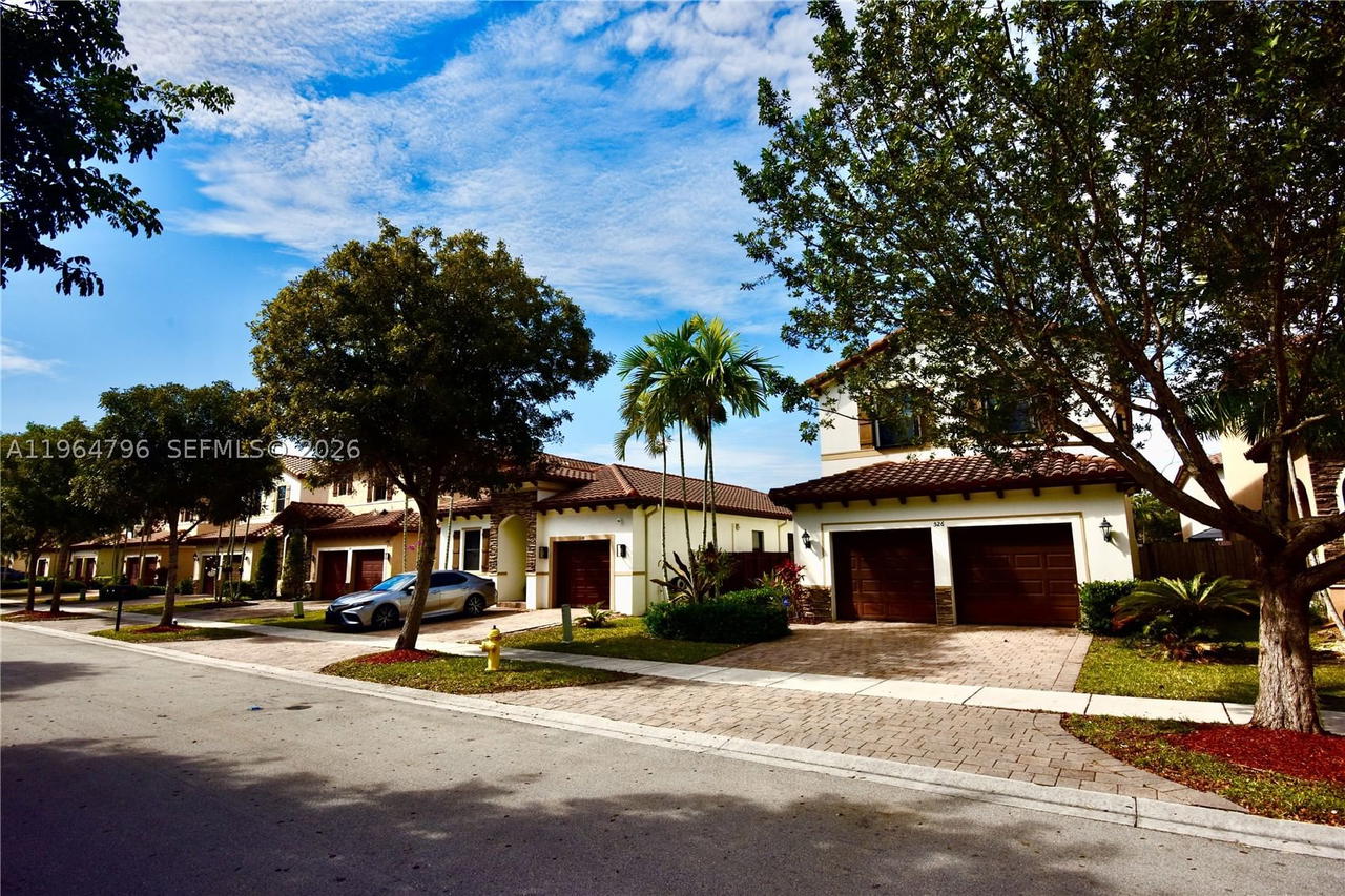 Real estate property located at 526 35th Ave, Miami-dade, Baywinds At Cozumel, Homestead, FL