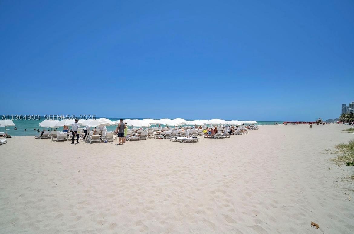 Real estate property located at 18001 Collins Ave #917, Miami-dade, Trump International Sones, Sunny Isles Beach, FL