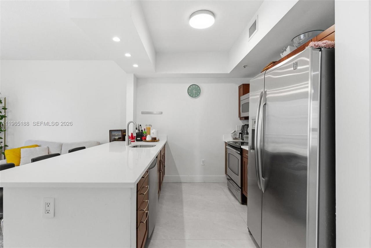 Real estate property located at 7290 90th St #209, Miami-dade, Downtown Dadeland Condo N, Miami, FL