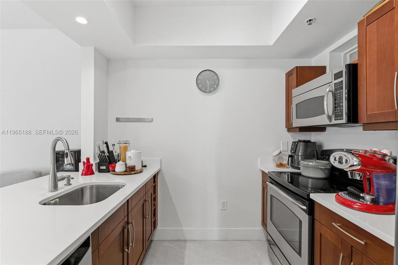 Real estate property located at 7290 90th St #209, Miami-dade, Downtown Dadeland Condo N, Miami, FL