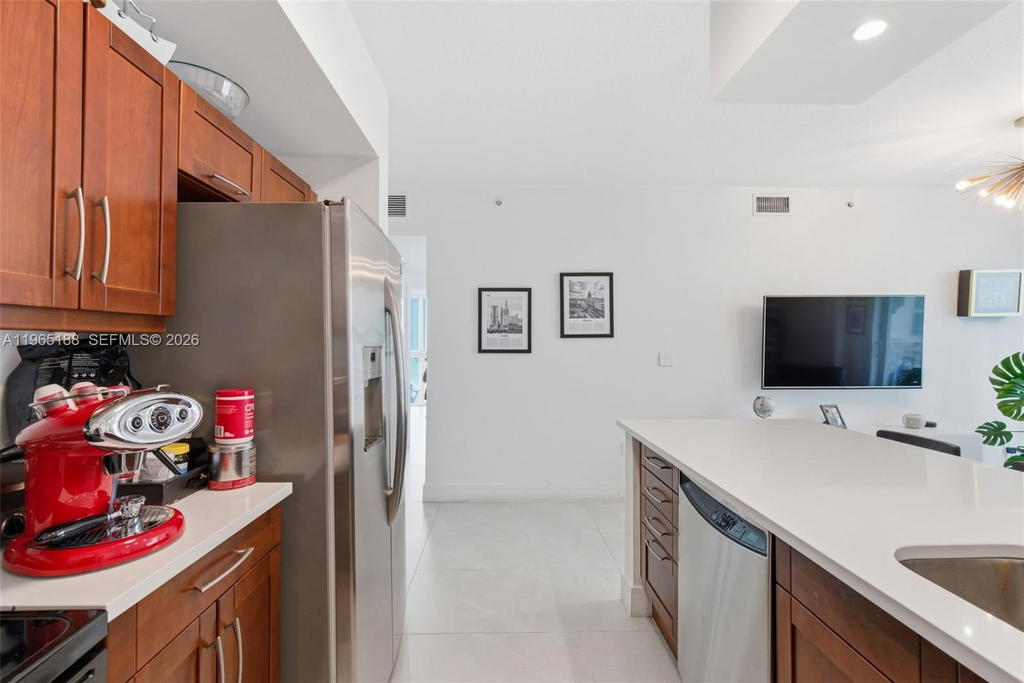 Real estate property located at 7290 90th St #209, Miami-dade, Downtown Dadeland Condo N, Miami, FL