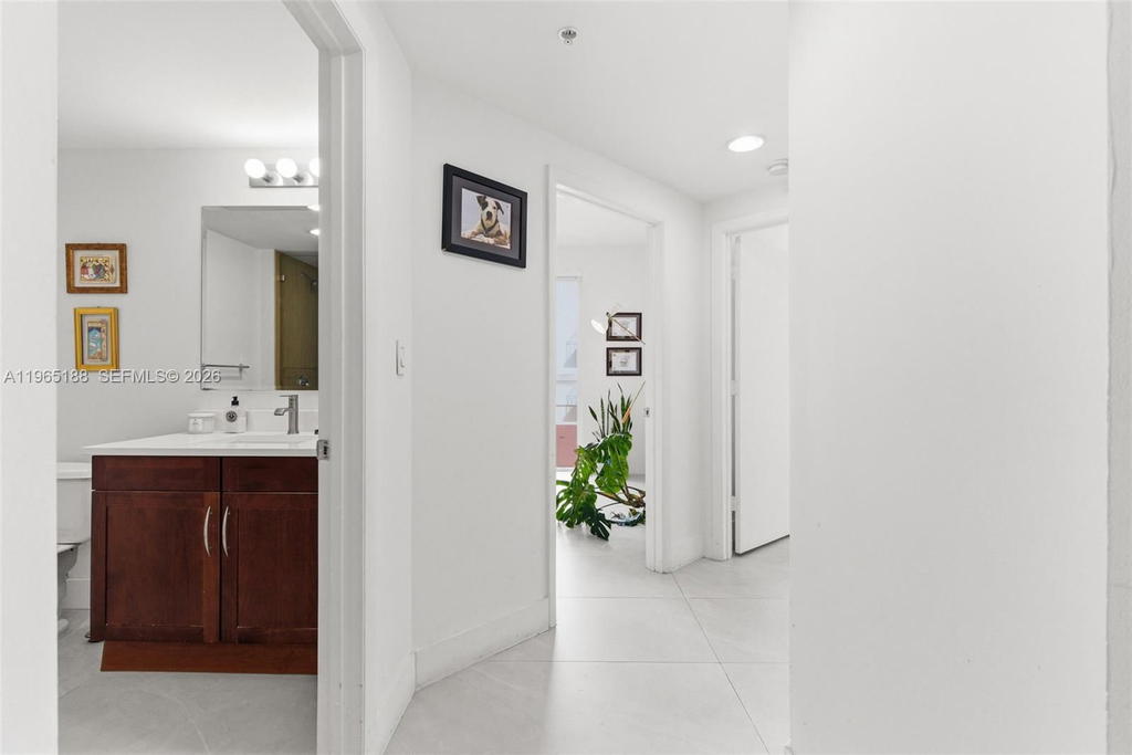 Real estate property located at 7290 90th St #209, Miami-dade, Downtown Dadeland Condo N, Miami, FL
