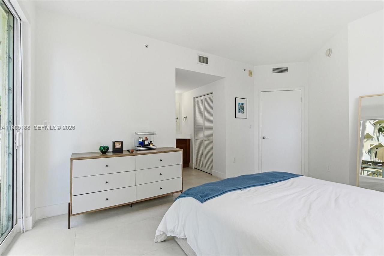 Real estate property located at 7290 90th St #209, Miami-dade, Downtown Dadeland Condo N, Miami, FL