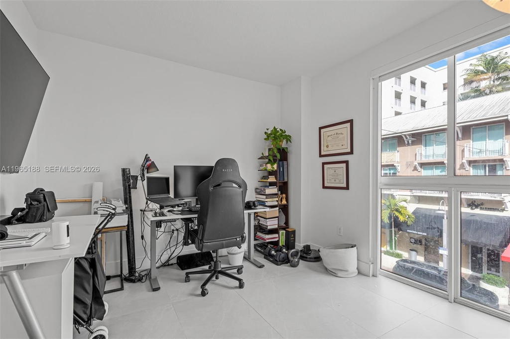Real estate property located at 7290 90th St #209, Miami-dade, Downtown Dadeland Condo N, Miami, FL