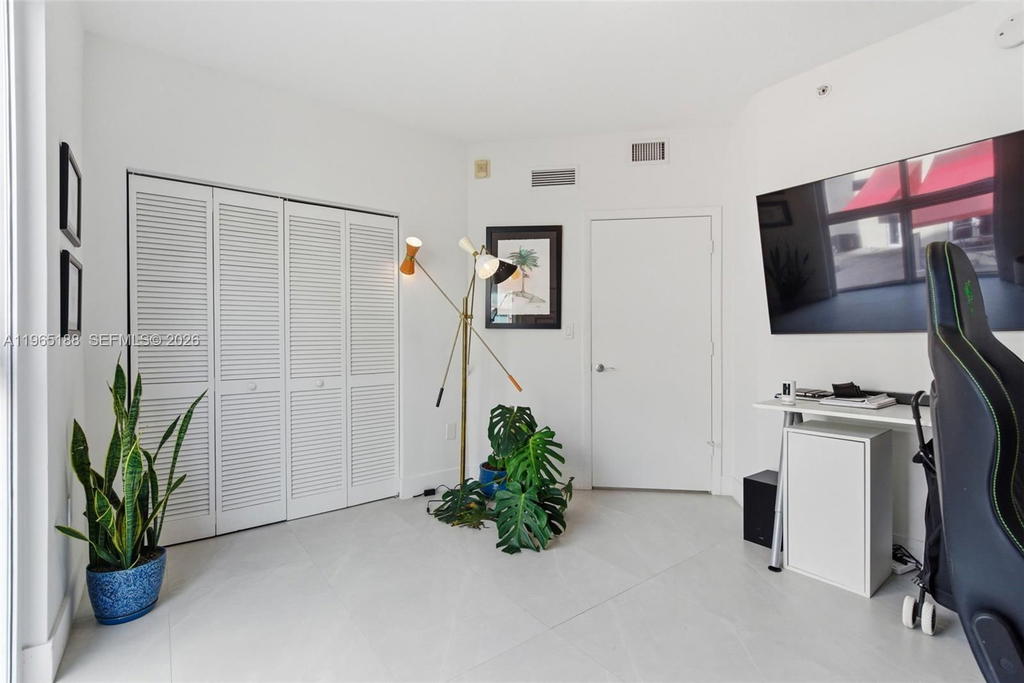 Real estate property located at 7290 90th St #209, Miami-dade, Downtown Dadeland Condo N, Miami, FL