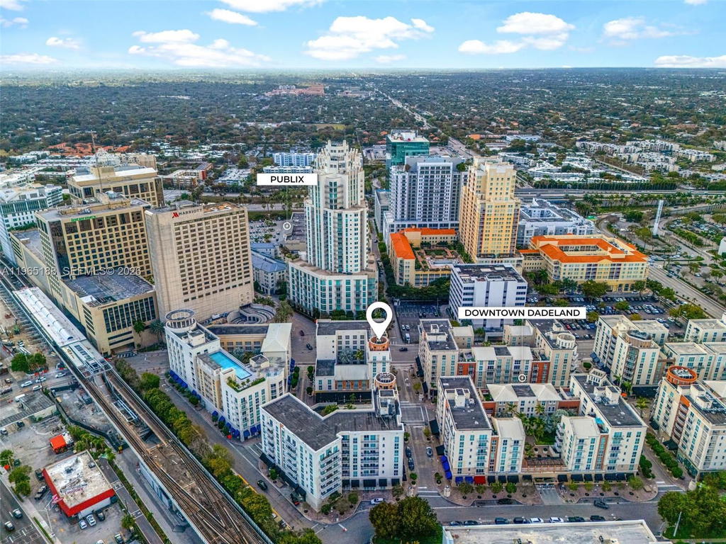 Real estate property located at 7290 90th St #209, Miami-dade, Downtown Dadeland Condo N, Miami, FL