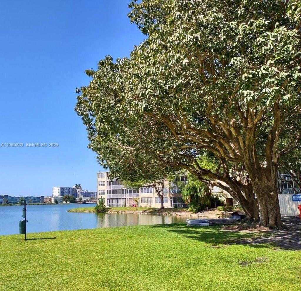 Real estate property located at 1690 191st St #315-1, Miami-dade, Jade Winds Group Bamboo G, Miami, FL