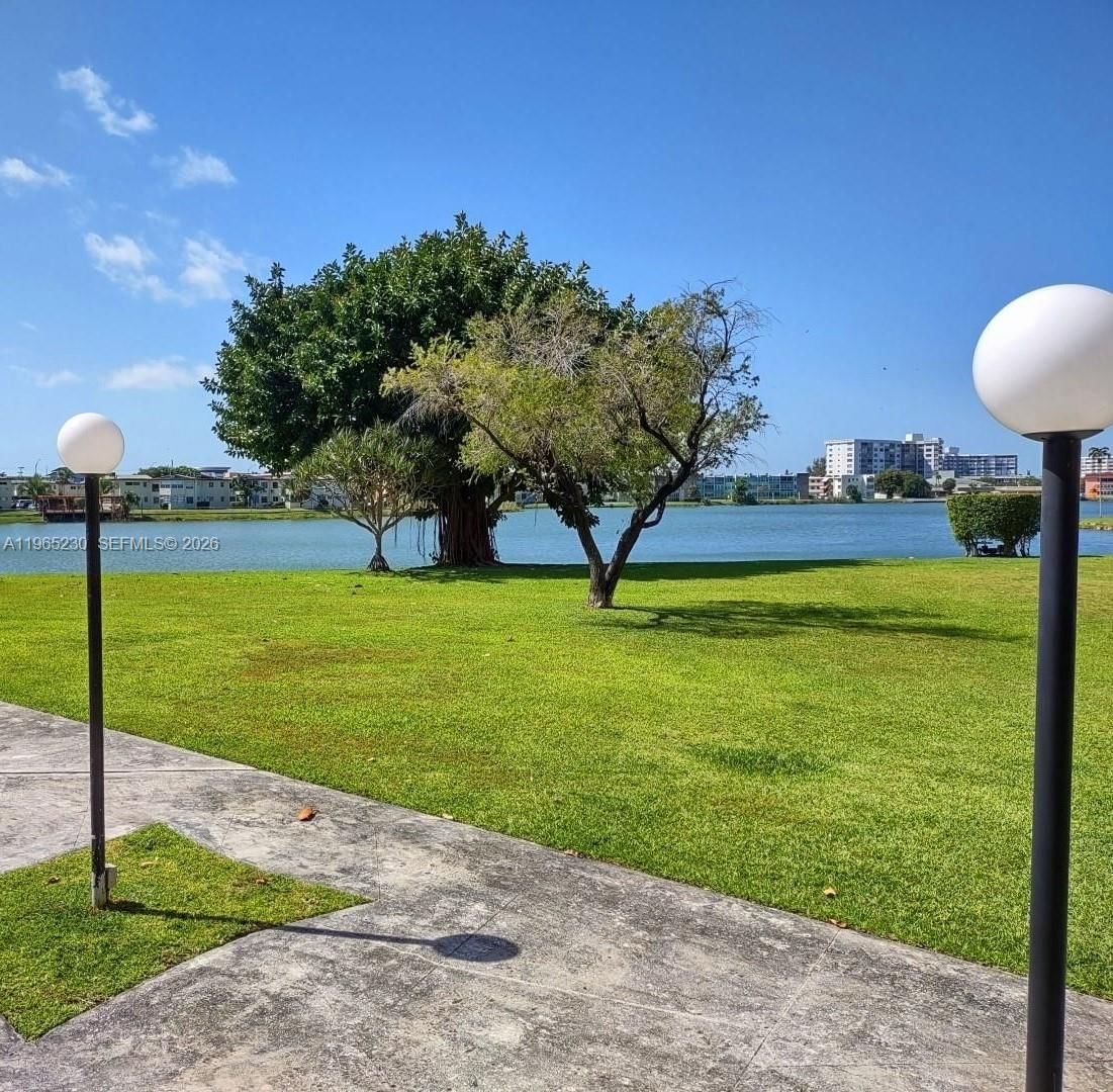 Real estate property located at 1690 191st St #315-1, Miami-dade, Jade Winds Group Bamboo G, Miami, FL