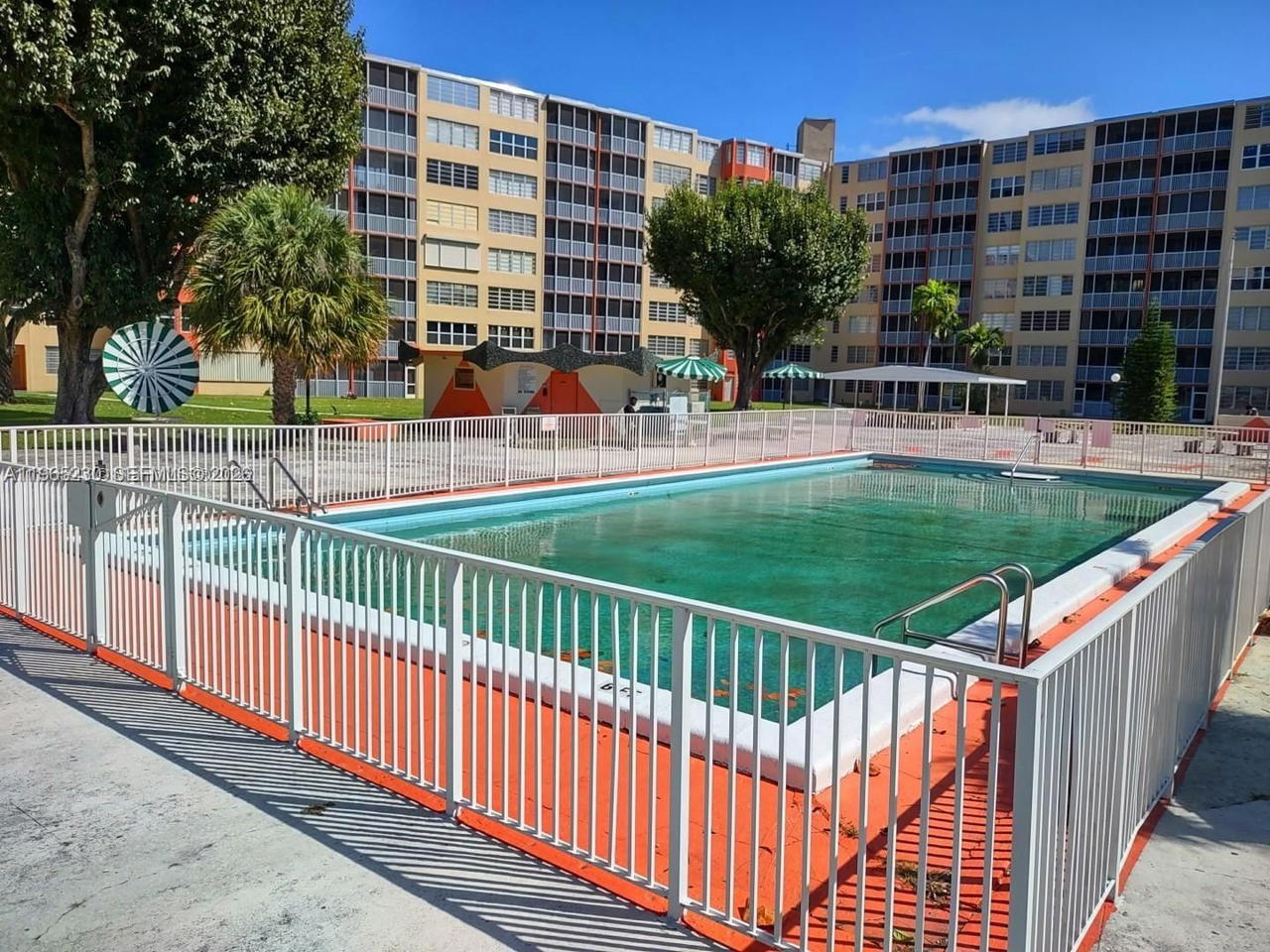 Real estate property located at 1690 191st St #315-1, Miami-dade, Jade Winds Group Bamboo G, Miami, FL