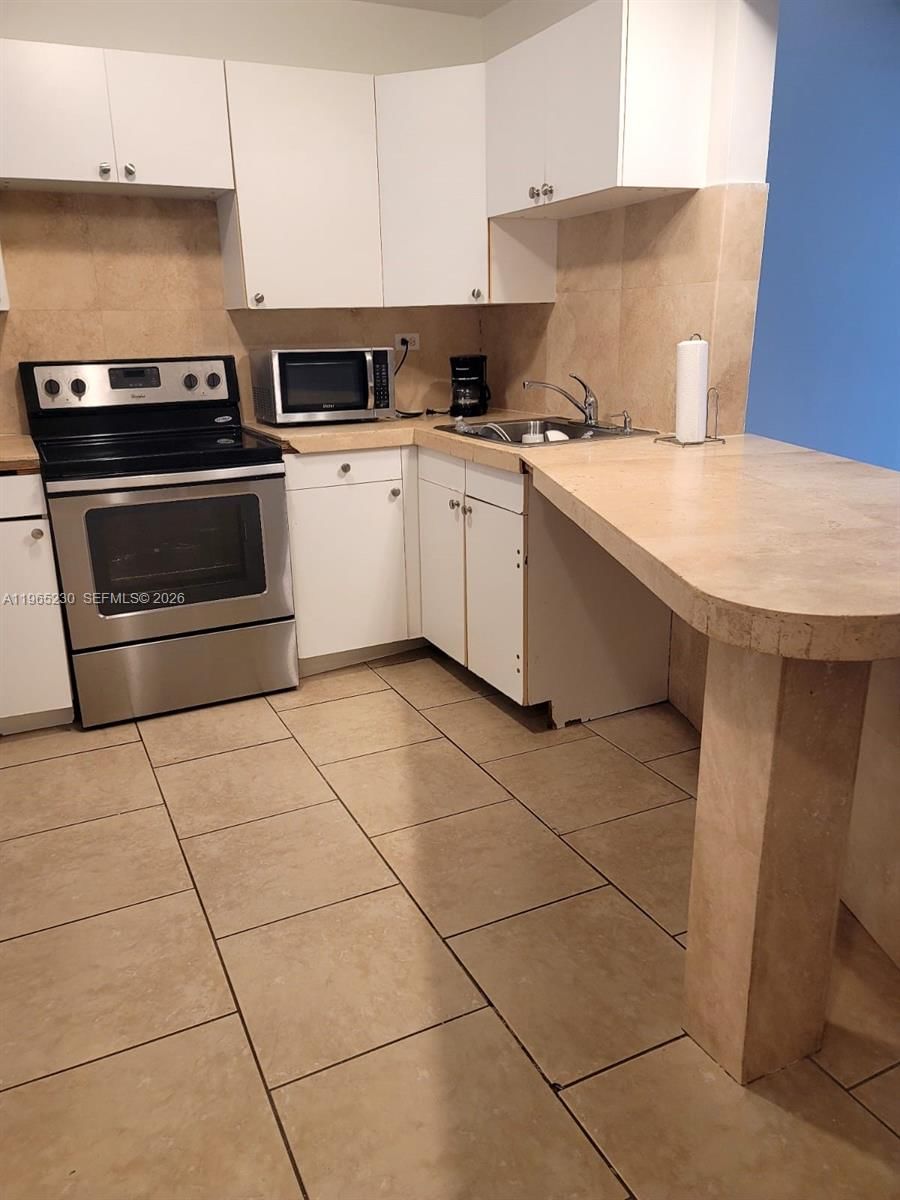 Real estate property located at 1690 191st St #315-1, Miami-dade, Jade Winds Group Bamboo G, Miami, FL