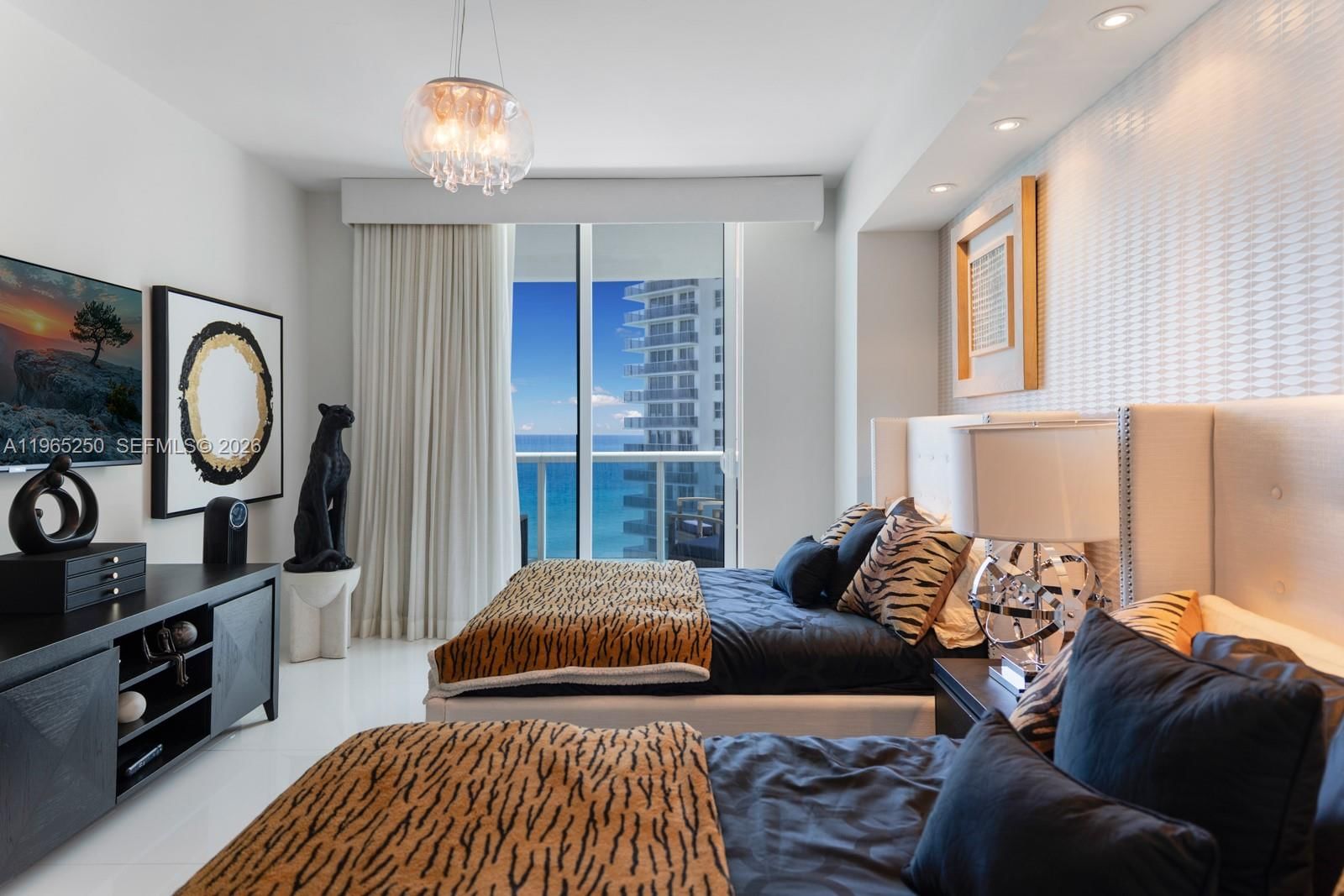Real estate property located at 2711 Ocean Dr #905, Broward, 2711 Hollywood Beach Cond, Hollywood, FL