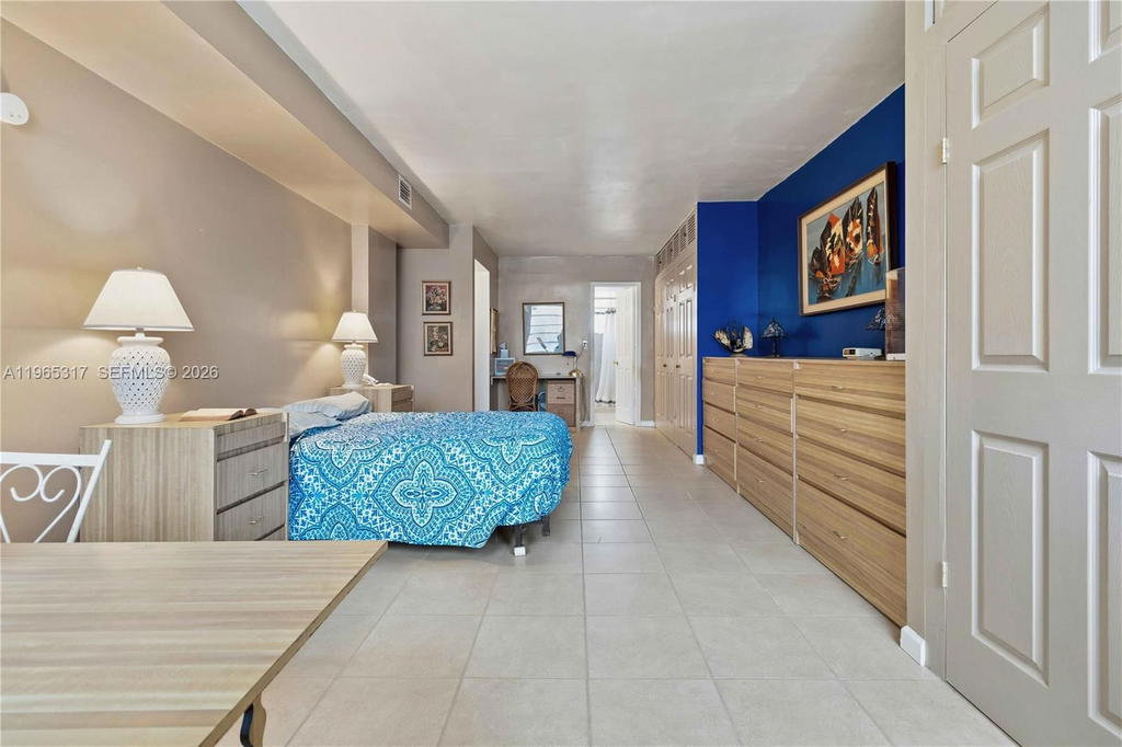 Real estate property located at 1401 Miami Gardens Dr #287, Miami-dade, Fifith Moorings Condo, Miami, FL