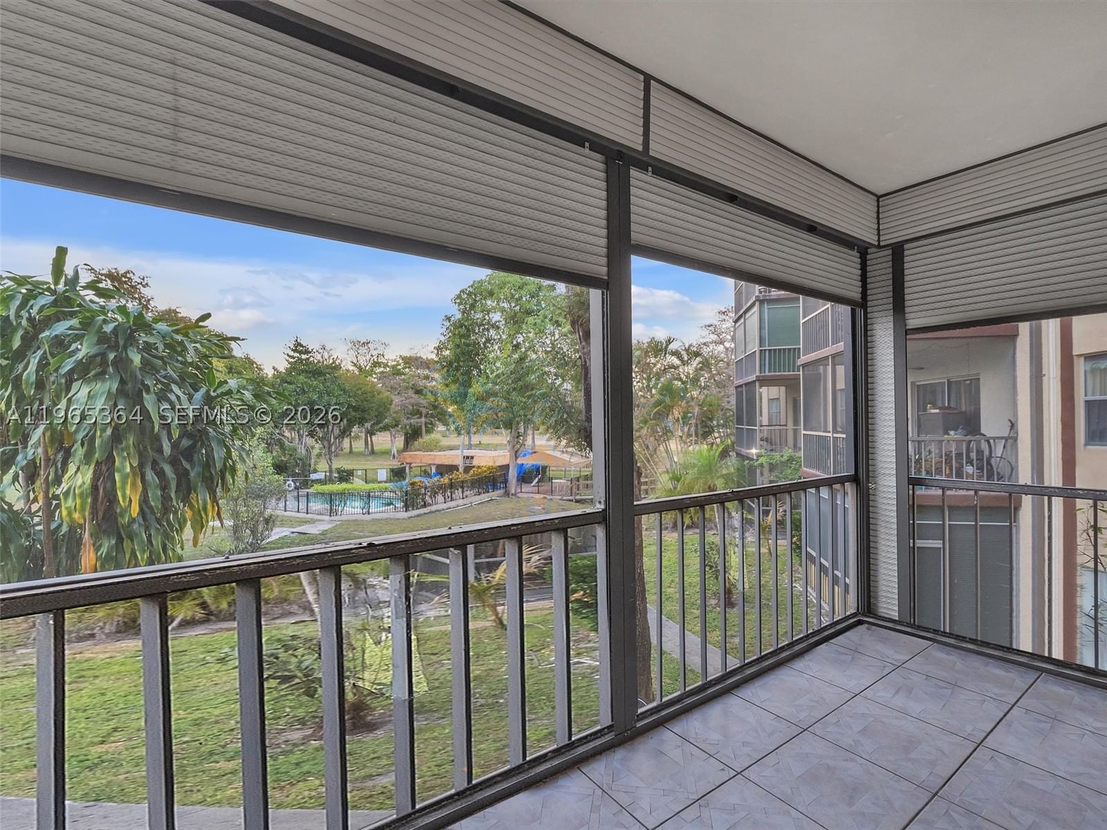Real estate property located at 6201 Falls Cir Dr #210, Broward, Inverrary Country Club, Lauderhill, FL