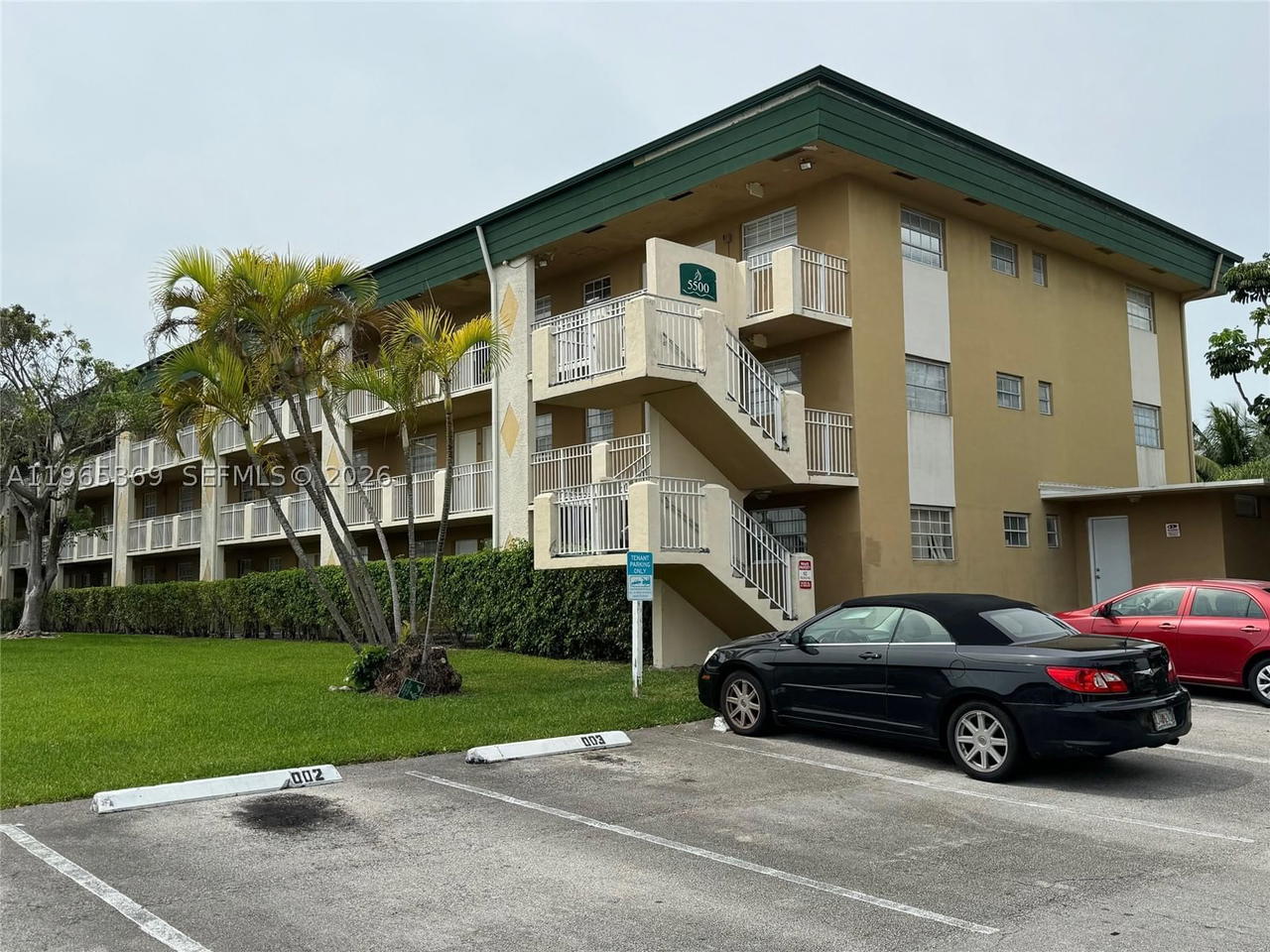 Real estate property located at 5500 77th Ct #305, Miami-dade, Miller Lake Condo, Miami, FL