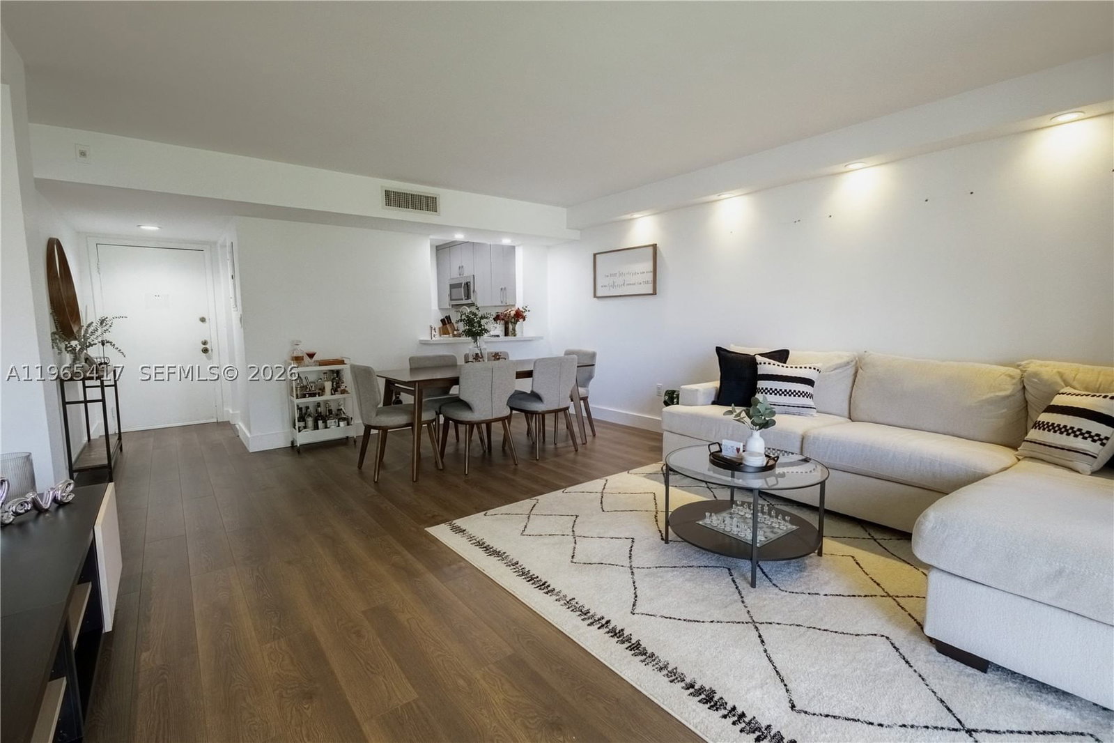 Real estate property located at 8045 107th Ave #212, Miami-dade, The Horizons Condo #3, Miami, FL