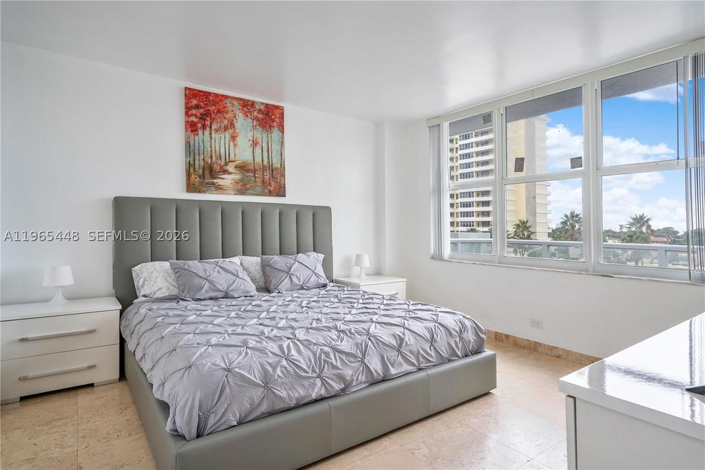 Real estate property located at 5601 Collins Ave #423, Miami-dade, The Pavilion Condo, Miami Beach, FL