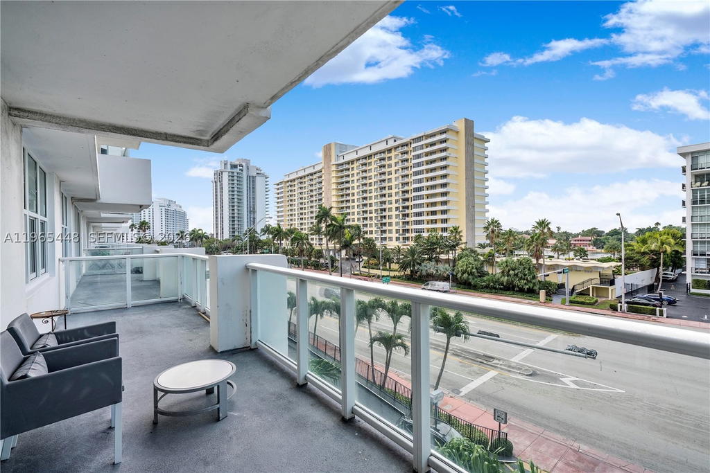 Real estate property located at 5601 Collins Ave #423, Miami-dade, The Pavilion Condo, Miami Beach, FL