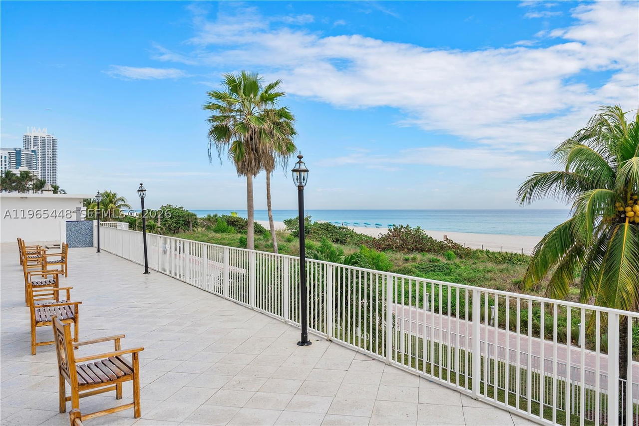 Real estate property located at 5601 Collins Ave #423, Miami-dade, The Pavilion Condo, Miami Beach, FL