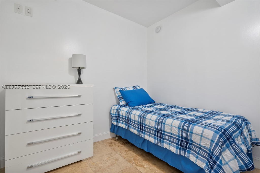 Real estate property located at 5601 Collins Ave #423, Miami-dade, The Pavilion Condo, Miami Beach, FL