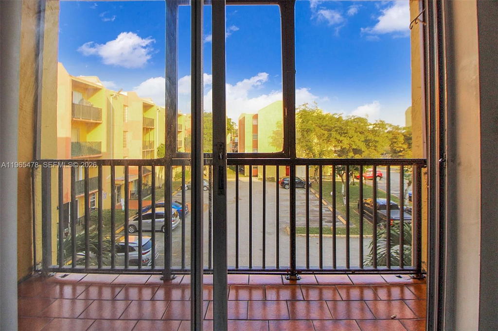 Real estate property located at 4805 7th St #302-15, Miami-dade, Sunset Villas No 3 Condo, Miami, FL