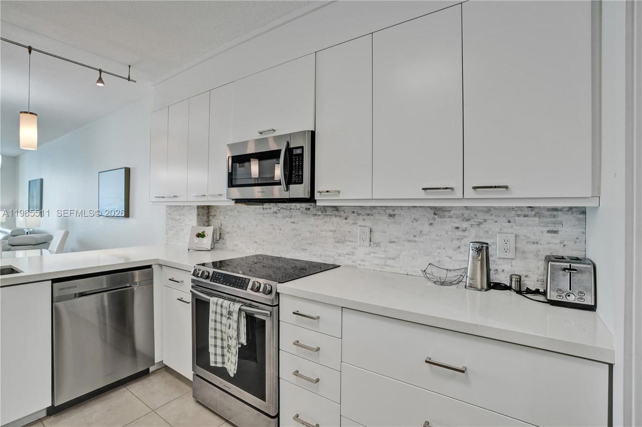 Real estate property located at 18100 Bay Rd #508, Miami-dade, Marina Bay Club Condo Hot, Sunny Isles Beach, FL
