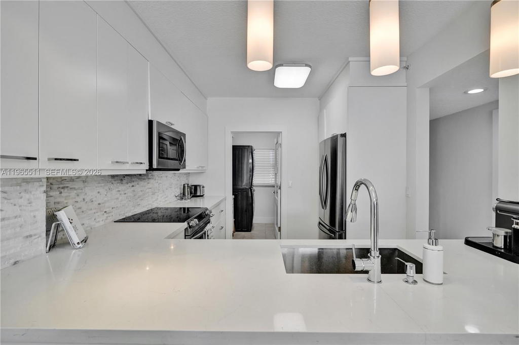 Real estate property located at 18100 Bay Rd #508, Miami-dade, Marina Bay Club Condo Hot, Sunny Isles Beach, FL