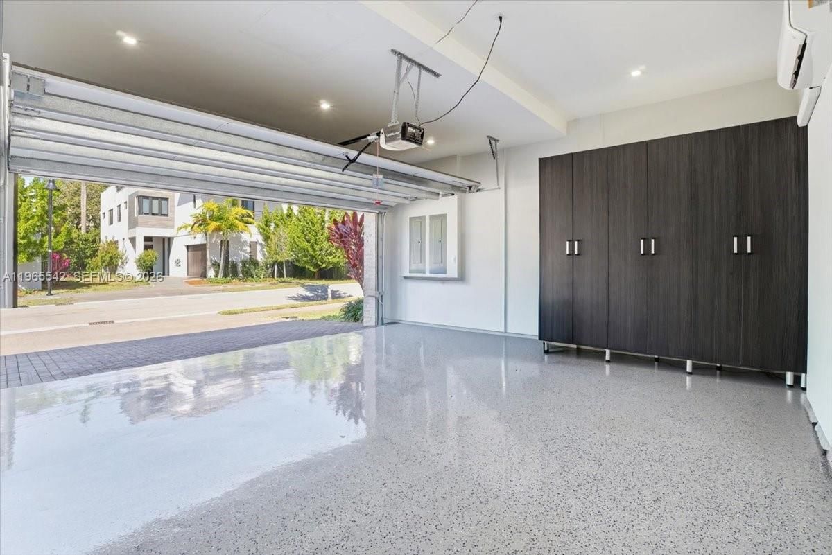 Real estate property located at 8096 48th Ter, Miami-dade, Downtown Doral South Phas, Doral, FL