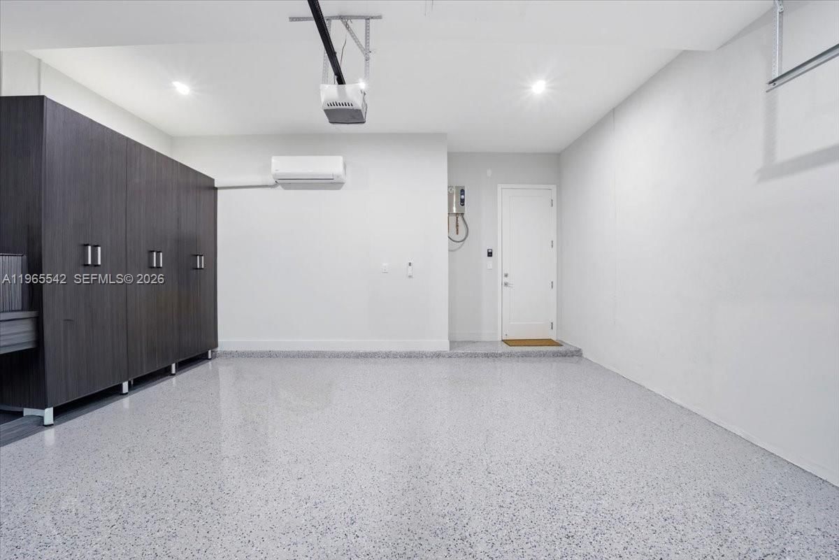 Real estate property located at 8096 48th Ter, Miami-dade, Downtown Doral South Phas, Doral, FL