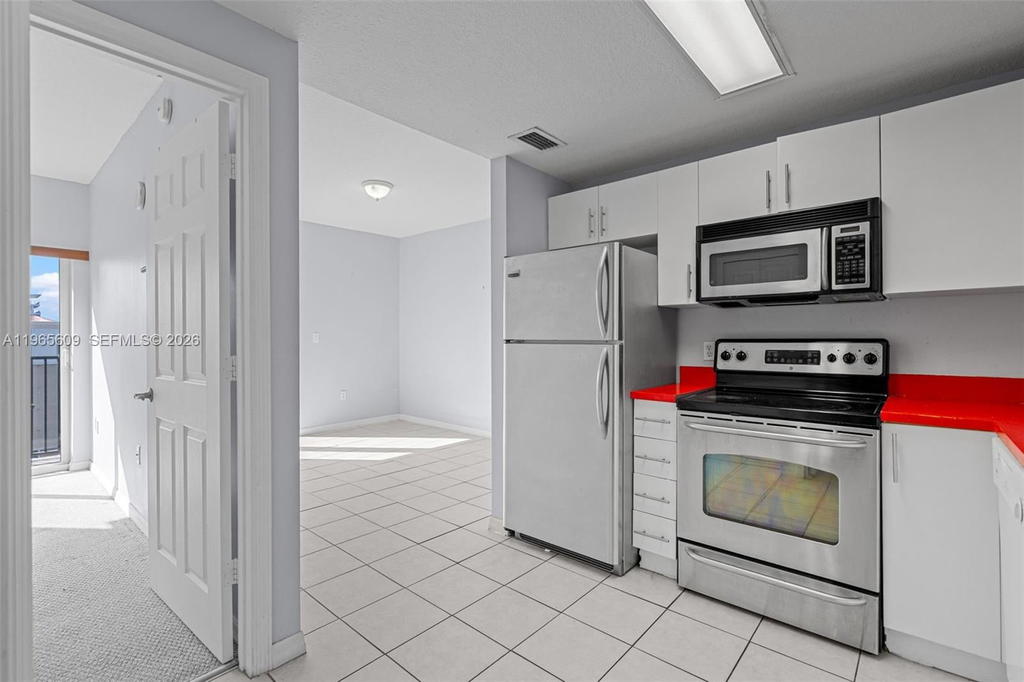 Real estate property located at 3410 Coral Way #904, Miami-dade, Emerald Plaza On Coral Way, Miami, FL