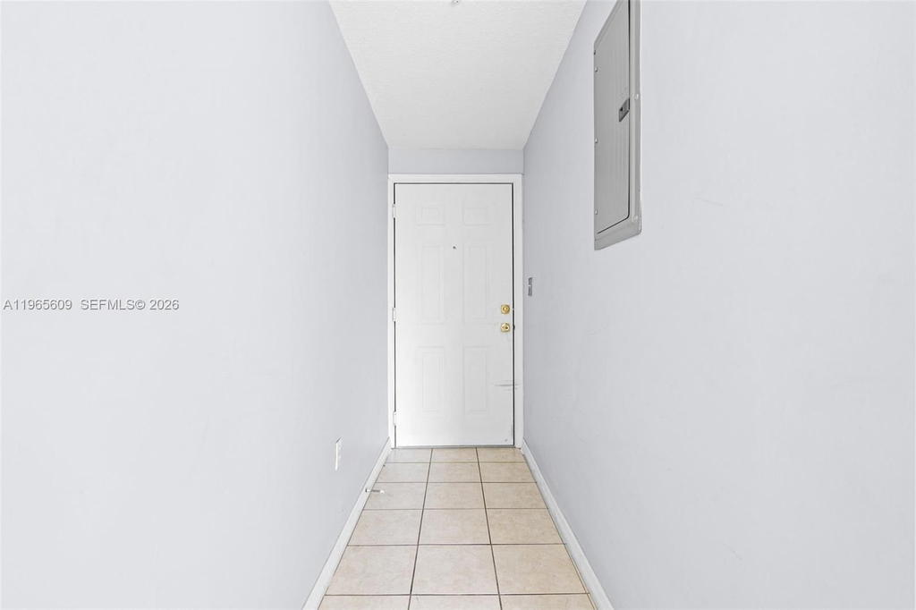 Real estate property located at 3410 Coral Way #904, Miami-dade, Emerald Plaza On Coral Way, Miami, FL