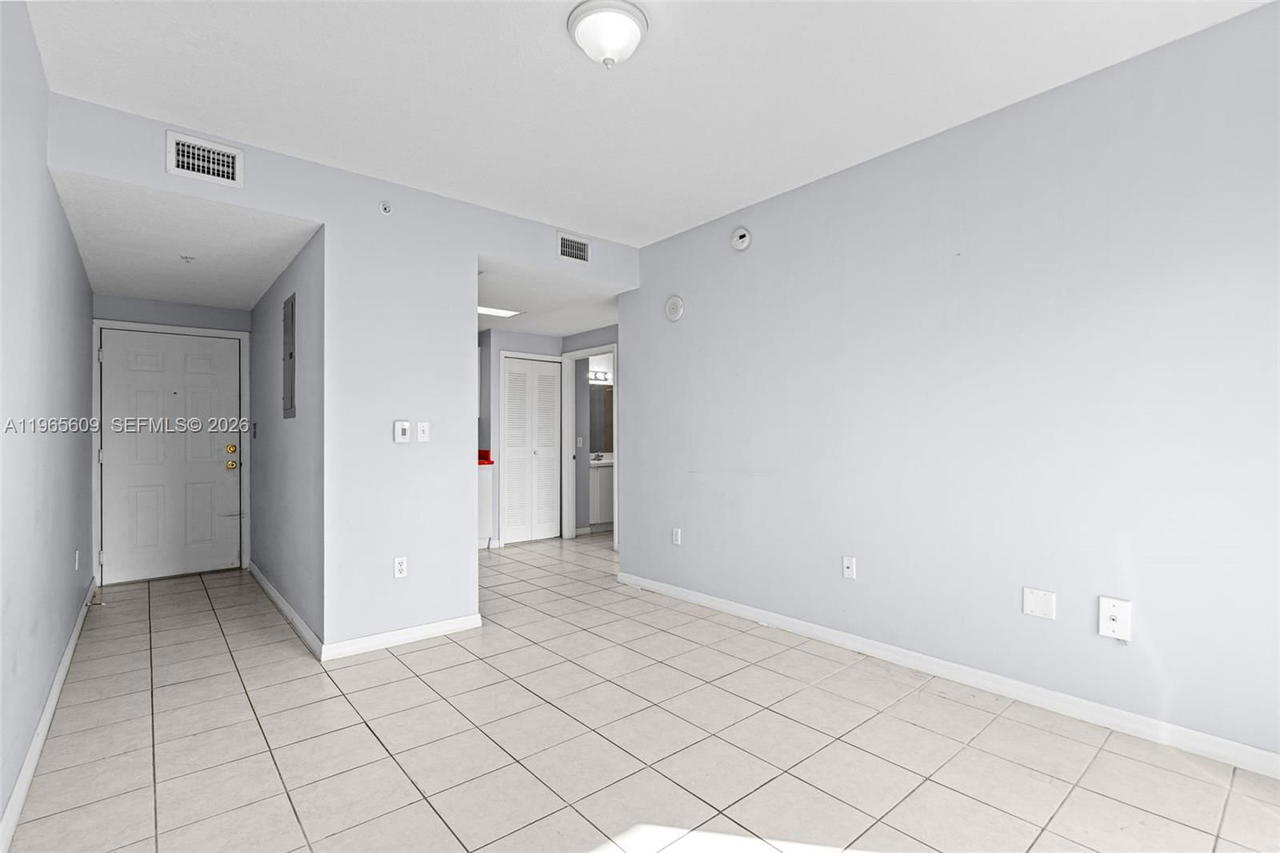 Real estate property located at 3410 Coral Way #904, Miami-dade, Emerald Plaza On Coral Way, Miami, FL