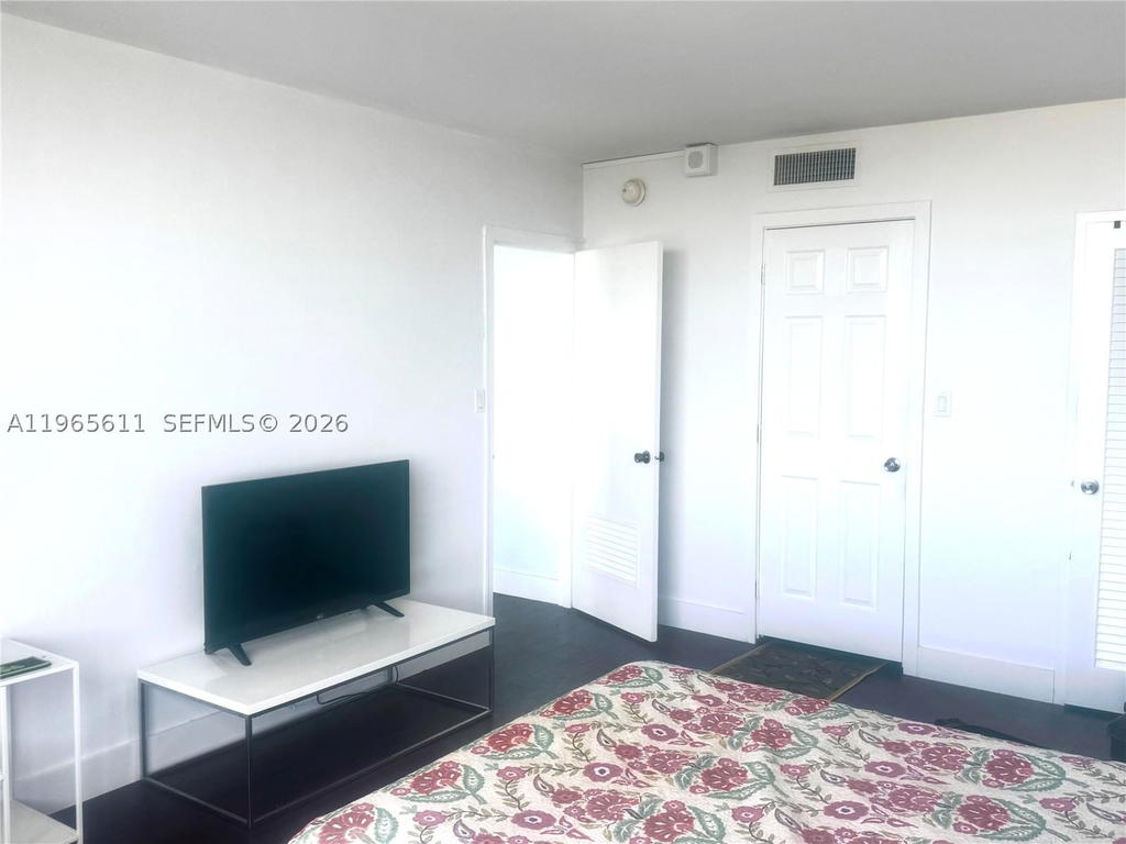 Real estate property located at 1200 West Ave #1507, Miami-dade, Mirador 1200 Condo, Miami Beach, FL