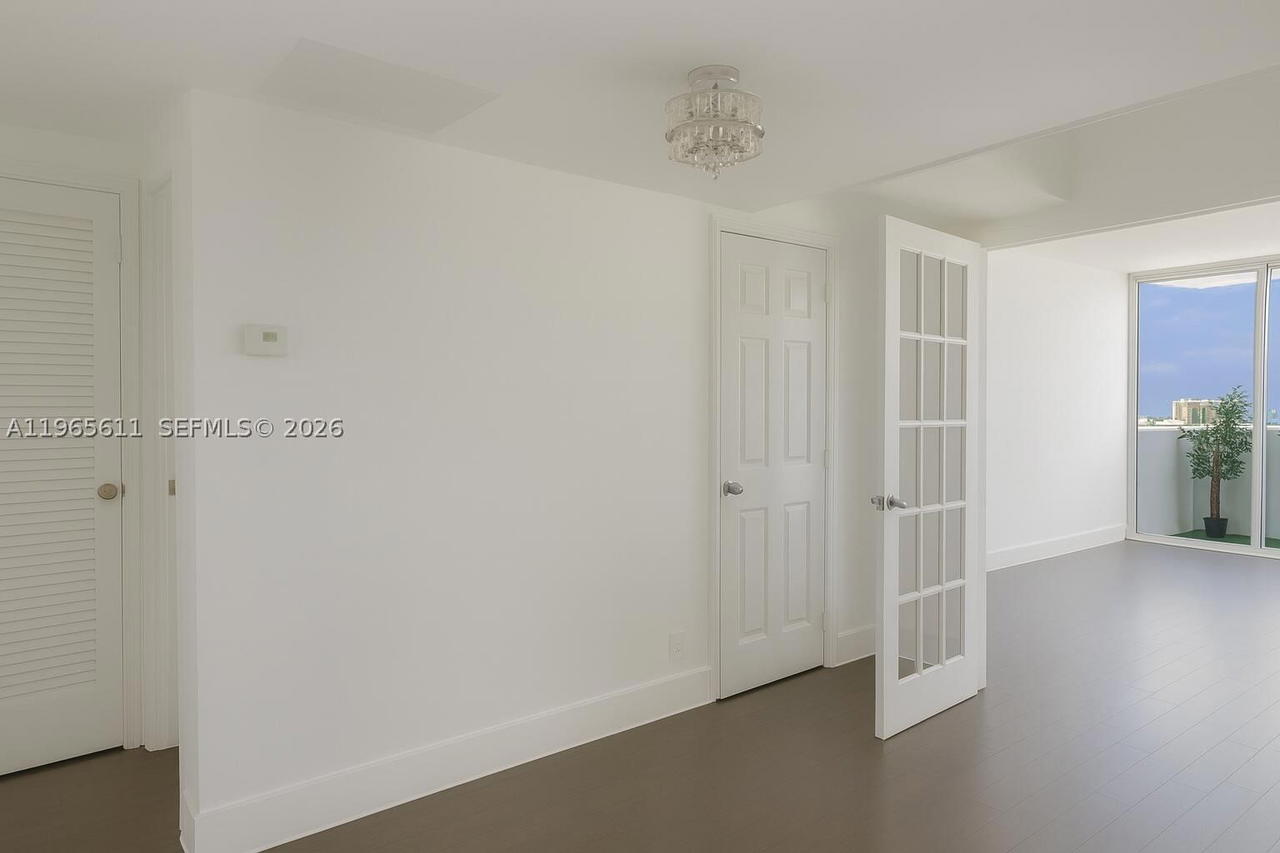 Real estate property located at 1200 West Ave #1507, Miami-dade, Mirador 1200 Condo, Miami Beach, FL