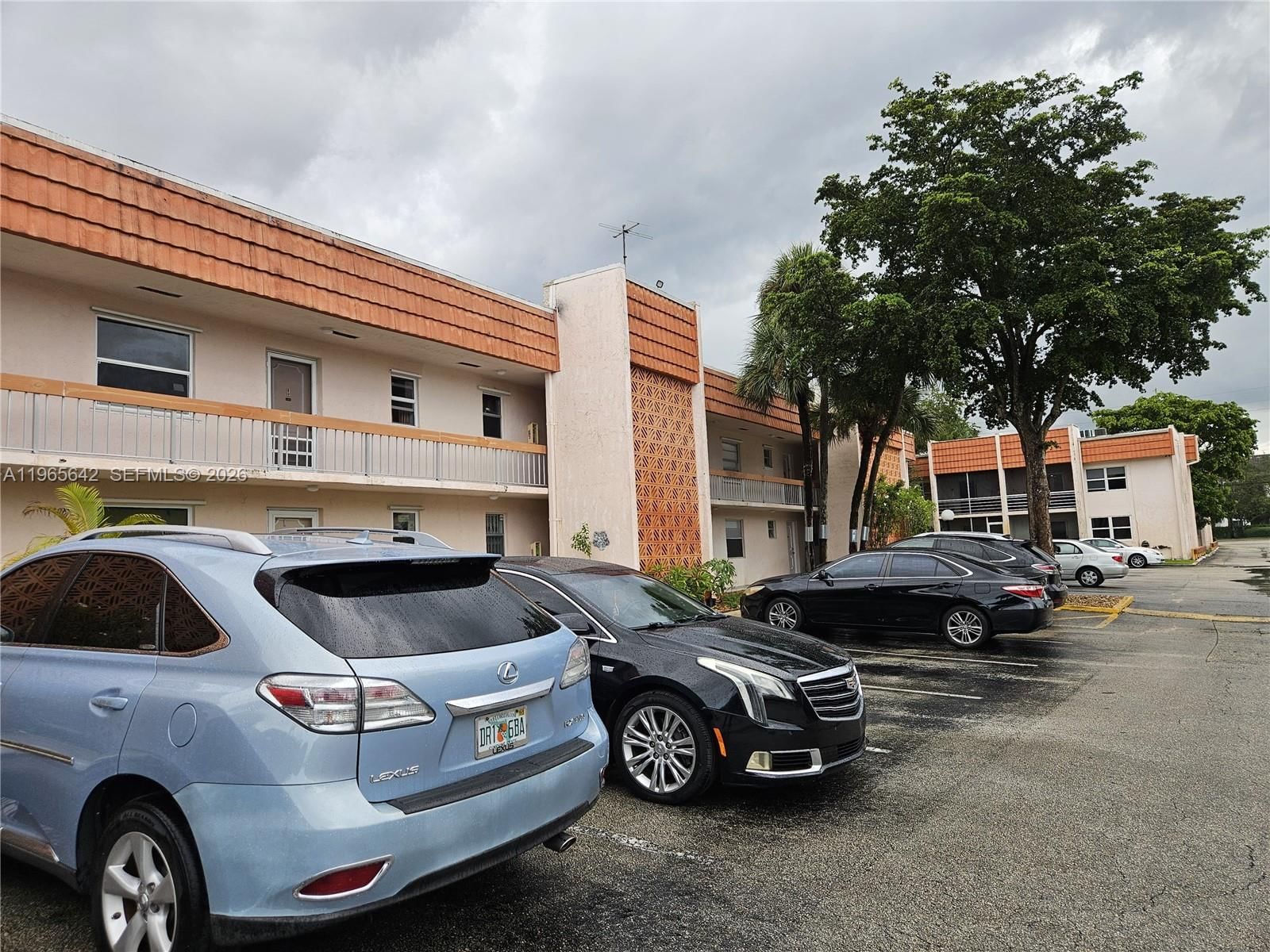 Real estate property located at 7610 Stirling Rd #102C, Broward, Countryside Condo, Davie, FL