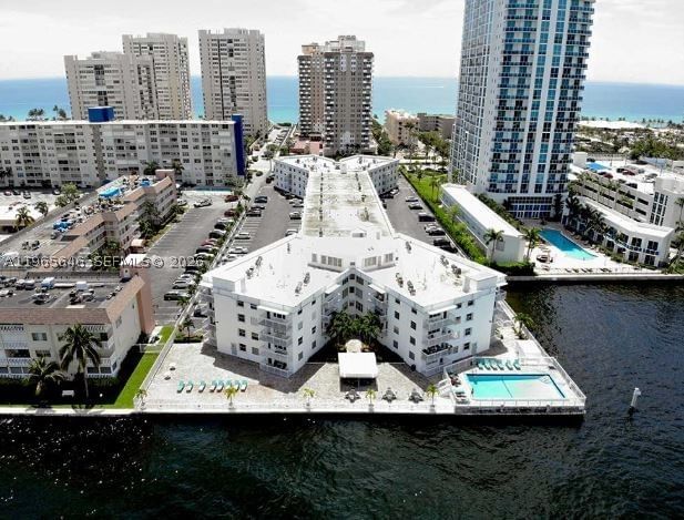 Real estate property located at 1913 Ocean Dr #209, Broward, Chelsea Bayview Condo, Hallandale Beach, FL