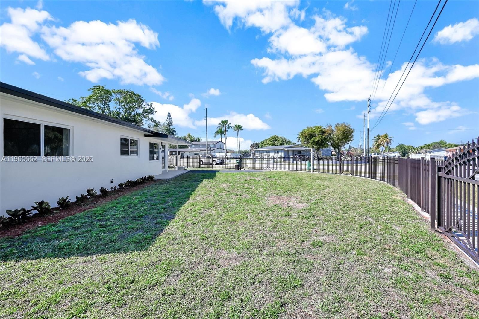 Real estate property located at 1370 173rd Ter, Miami-dade, Scott Lake Manor Sec 8, Miami Gardens, FL