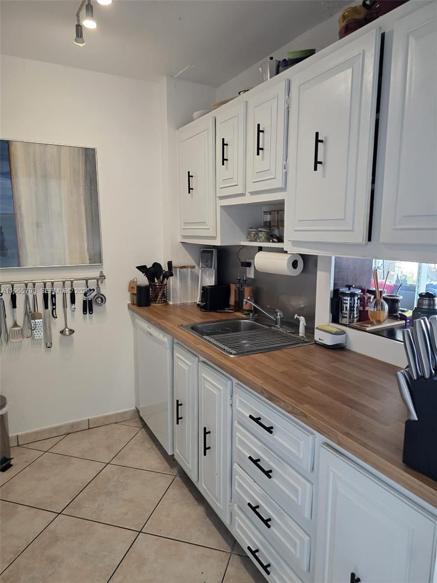 Real estate property located at 2450 135th St #508, Miami-dade, Waterside Towers Condo, North Miami, FL
