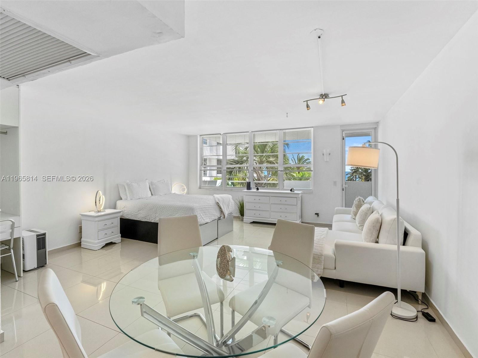 Real estate property located at 100 Lincoln Rd #417, Miami-dade, The Decoplage Condo, Miami Beach, FL