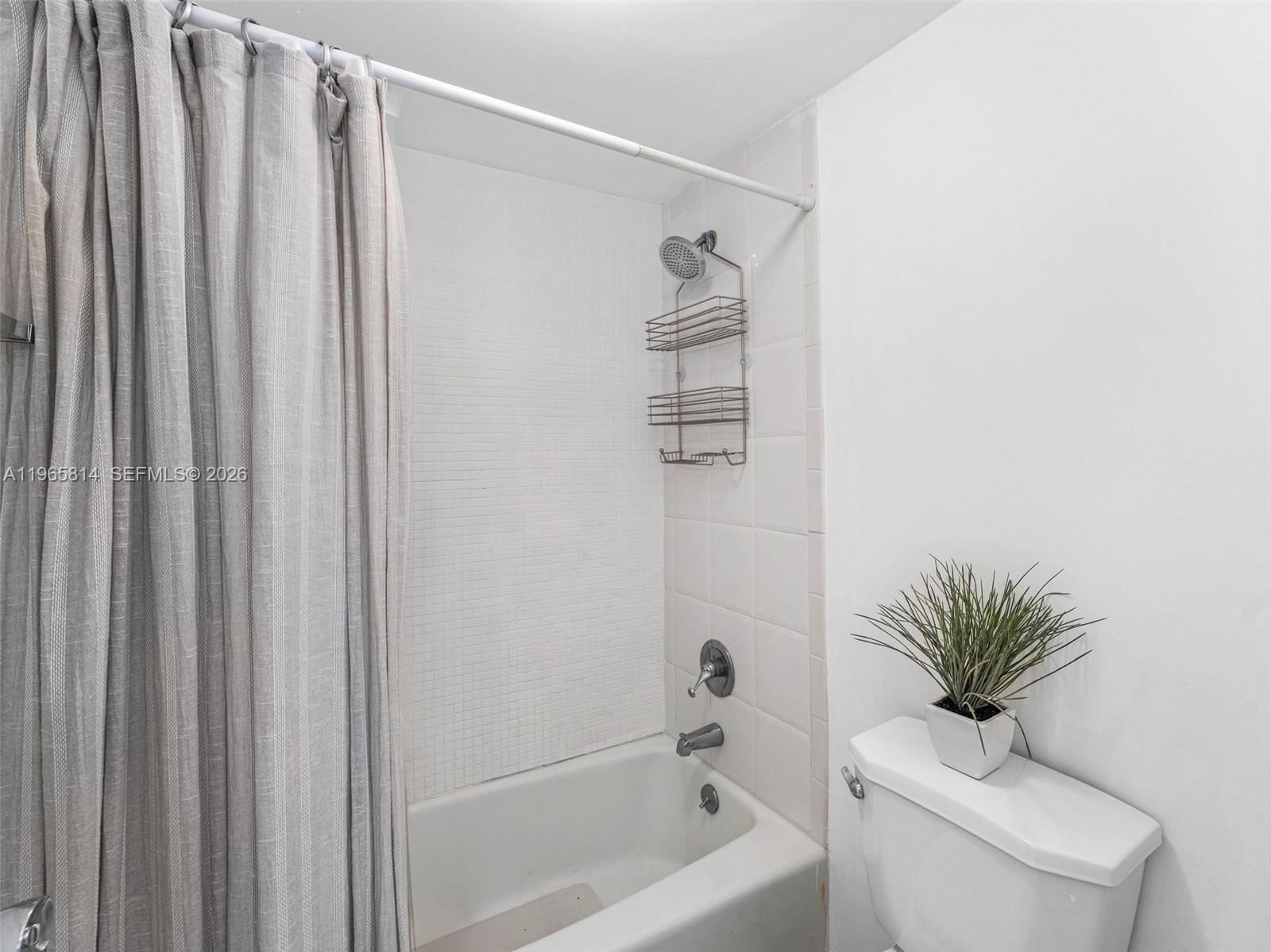 Real estate property located at 100 Lincoln Rd #417, Miami-dade, The Decoplage Condo, Miami Beach, FL